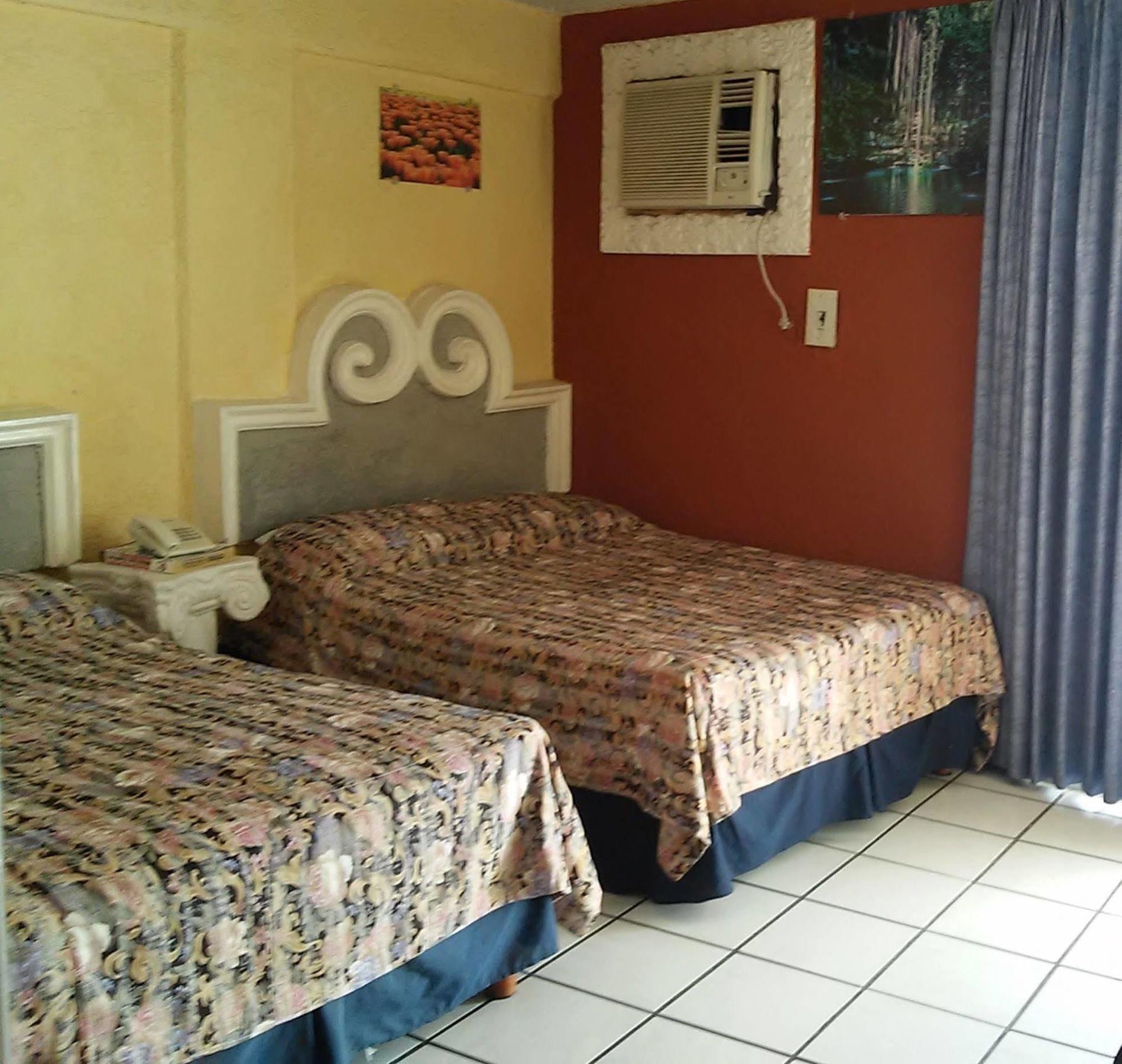 Hotel Suites Elia Noemi Mérida Exteriér fotografie